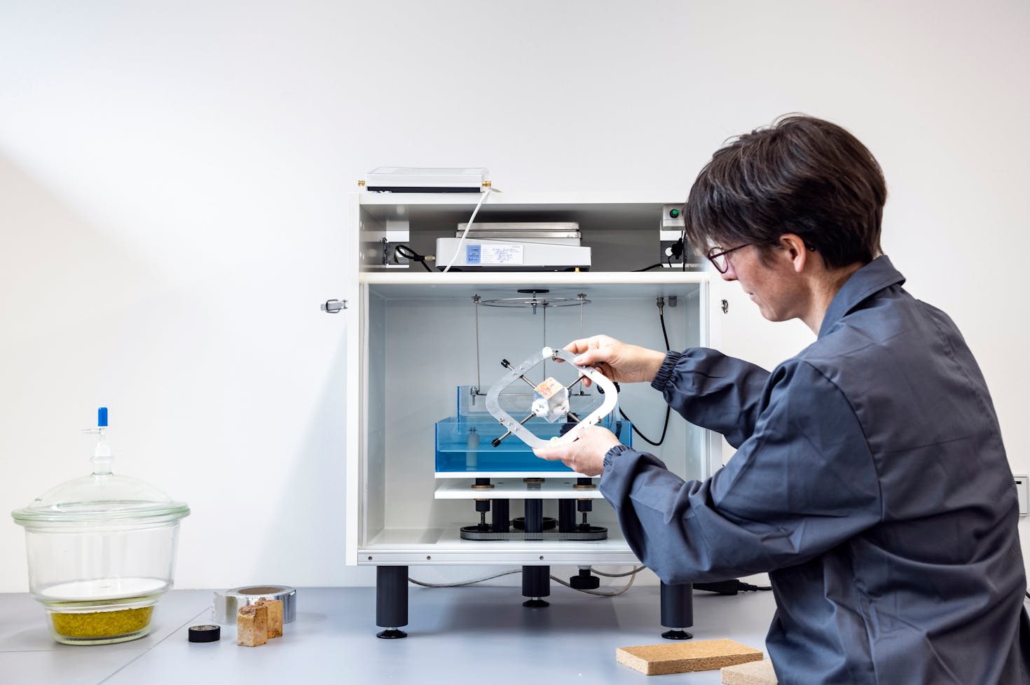 The Hygrothermal Testing Lab performs measurements of the thermal and hygrometric properties of building materials.