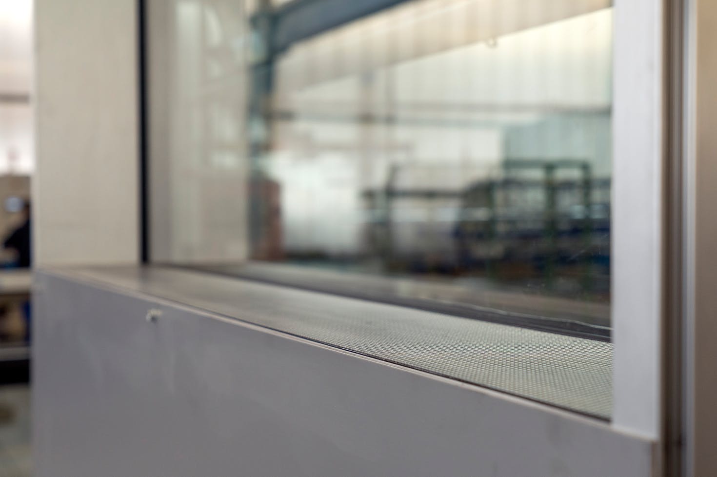 Prefabricated façade with decentralized office air conditioning machine, designed as part of a bilateral project with Stahlbau Pichler.