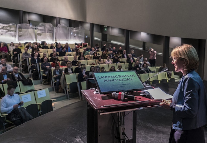 Innovative management of the social welfare system