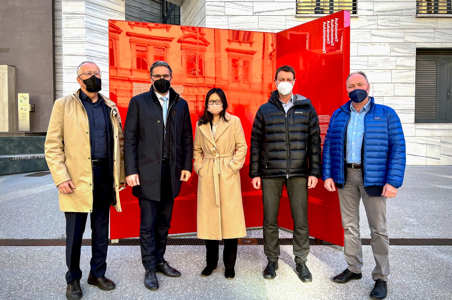 United Nations University Vice Rector Xiaomeng Shen meets South Tyrol governor Arno Kompatscher to exchange views with him, our President Roland Psenner and the two heads of the program GLOMOS Stefan Schneiderbauer and Joerg Szarzynski about current projects and future plans.