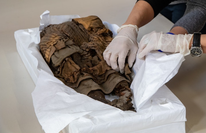 Die Mumie in der Conservation Soft Box