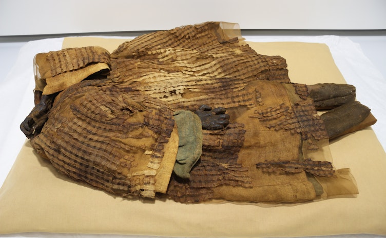 Mummia di fanciullo con tre tuniche