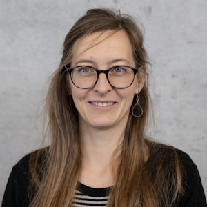 Dr. Jennifer-Carmen Frey