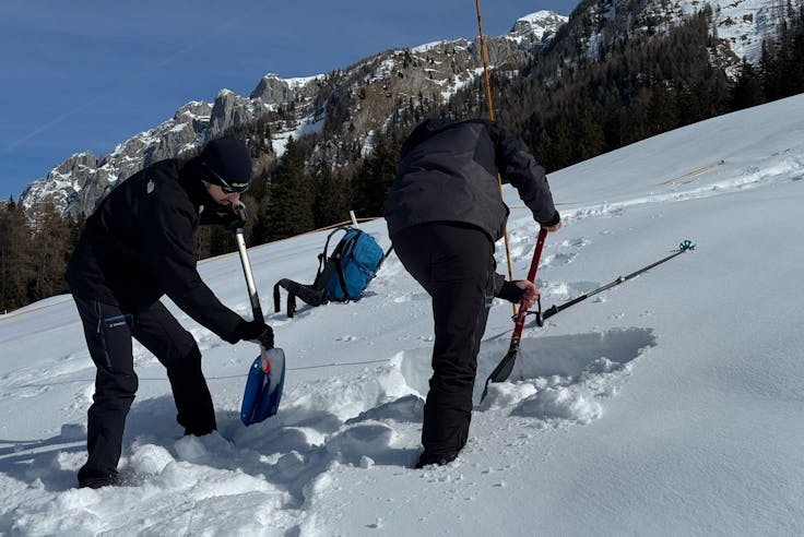 Snow Hydrology Course: Eurac, UniTrento and Prof. Gleason in the field