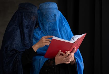 Crescere senza scuola: il futuro negato alle ragazze afghane